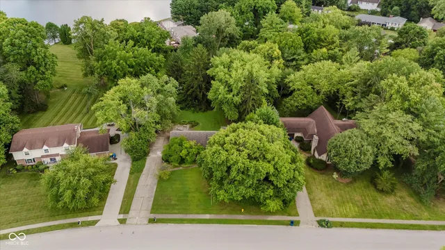$625,000 | 11327 Lakeshore Drive West, Carmel, IN 46033