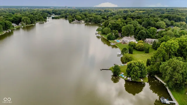 $625,000 | 11327 Lakeshore Drive West, Carmel, IN 46033