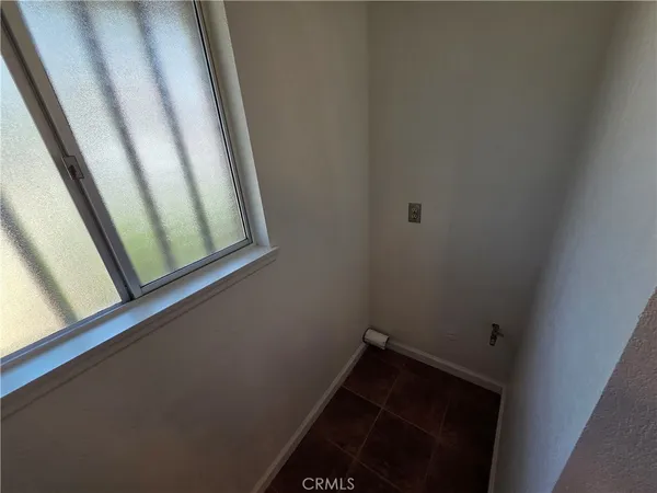 $2,900 | 19145 Tomahawk Road, Apple Valley, CA 92307