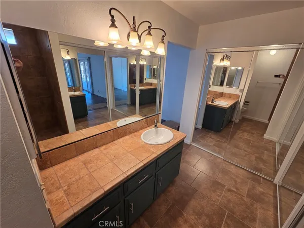 $2,900 | 19145 Tomahawk Road, Apple Valley, CA 92307