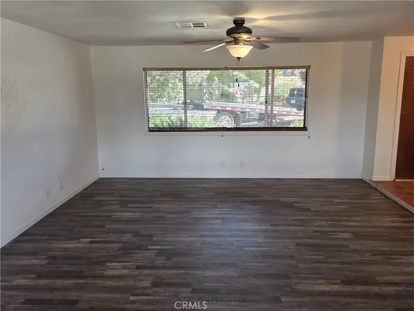 $2,900 | 19145 Tomahawk Road, Apple Valley, CA 92307