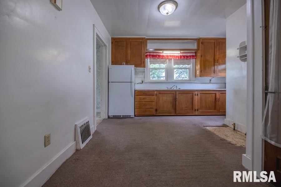 7109 West Farmington Road Peoria, IL 61604 - Photo 14 of 29 Gallery Image 14