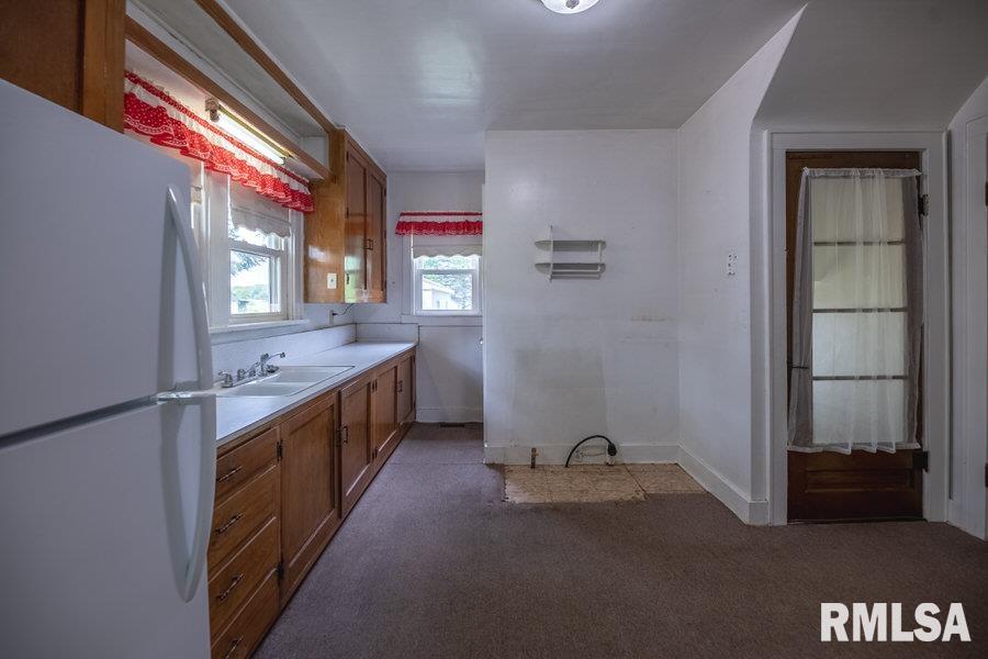 7109 West Farmington Road Peoria, IL 61604 - Photo 15 of 29 Gallery Image 15