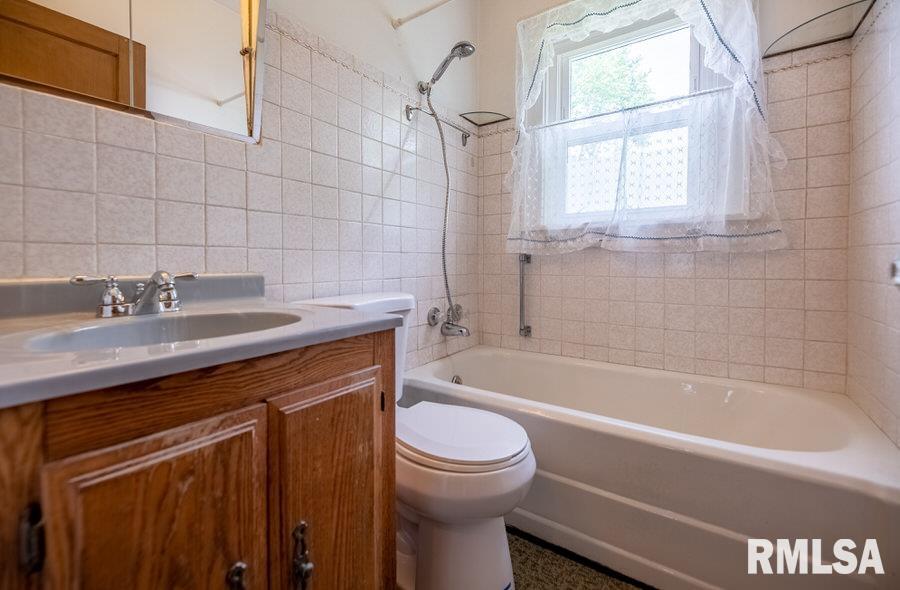 7109 West Farmington Road Peoria, IL 61604 - Photo 17 of 29 Gallery Image 17