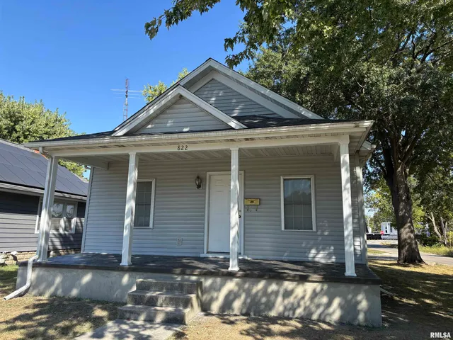 $119,900 | 822 South Clay Street, Taylorville, IL 62568