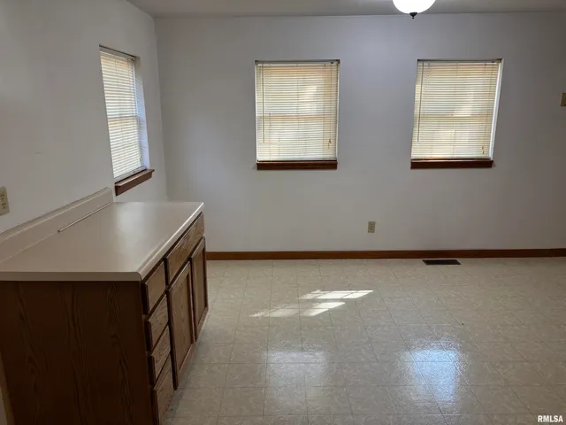 $119,900 | 822 South Clay Street, Taylorville, IL 62568