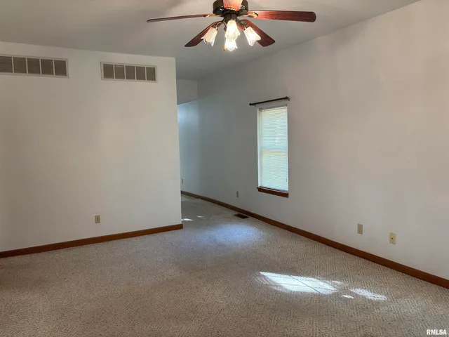 $119,900 | 822 South Clay Street, Taylorville, IL 62568