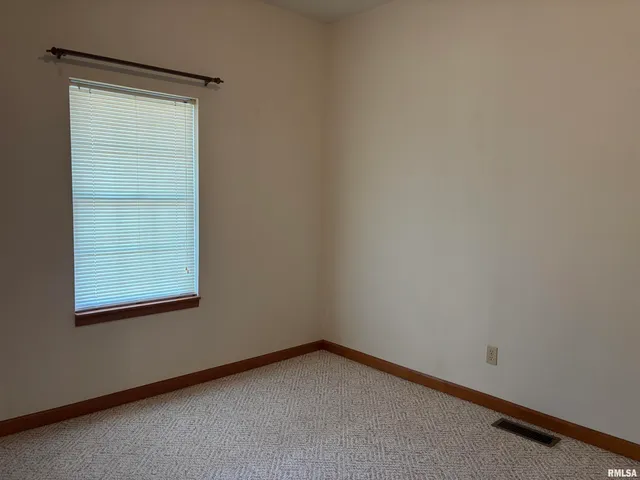 $119,900 | 822 South Clay Street, Taylorville, IL 62568