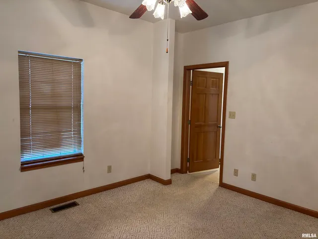 $119,900 | 822 South Clay Street, Taylorville, IL 62568