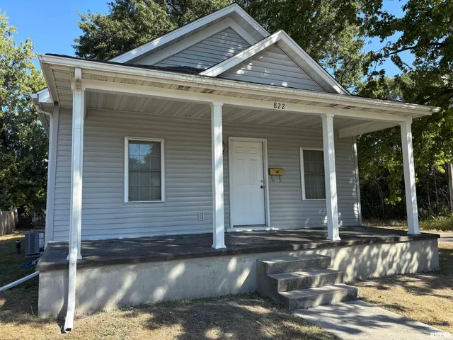 $119,900 | 822 South Clay Street, Taylorville, IL 62568