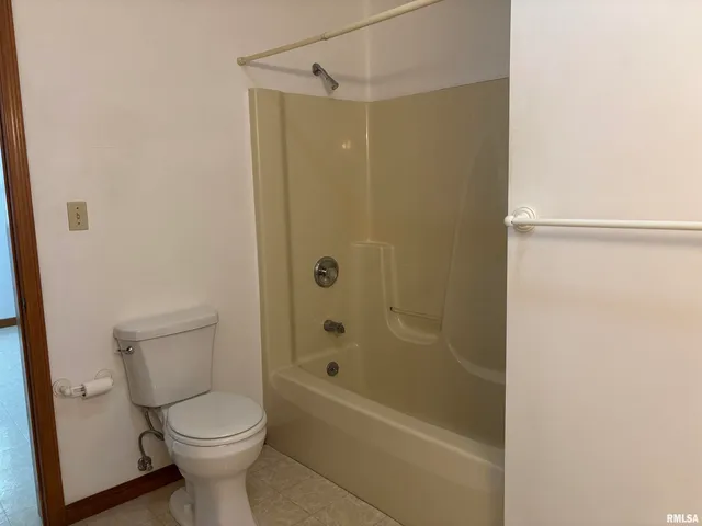 $119,900 | 822 South Clay Street, Taylorville, IL 62568