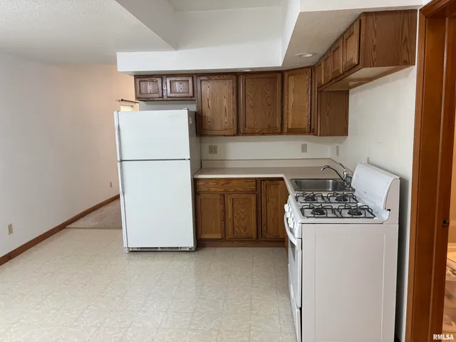 $119,900 | 822 South Clay Street, Taylorville, IL 62568