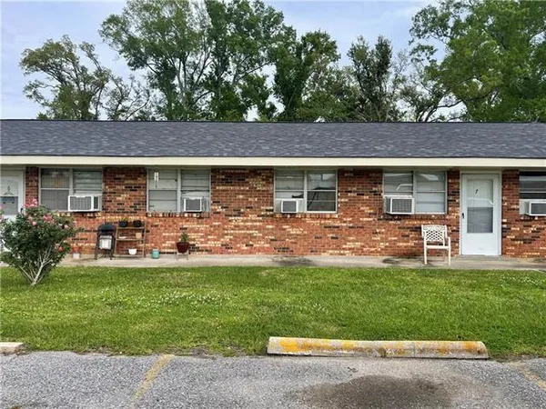 $850 | 151 Colonial Lane, Unit 7, Luling, LA 70070