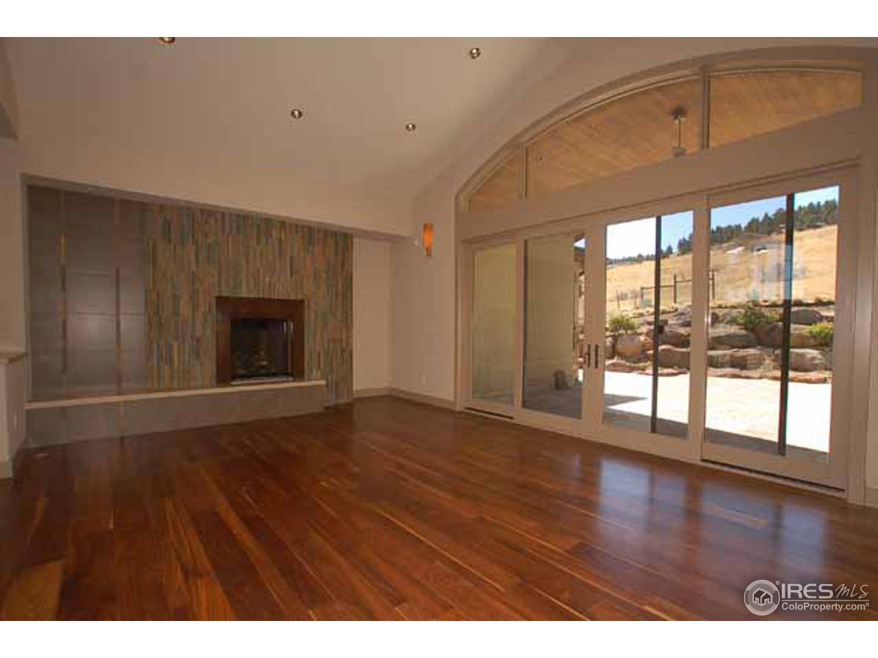 1960 Stony Hill Road Boulder, CO 80305 - Photo 11 of 25 Living room