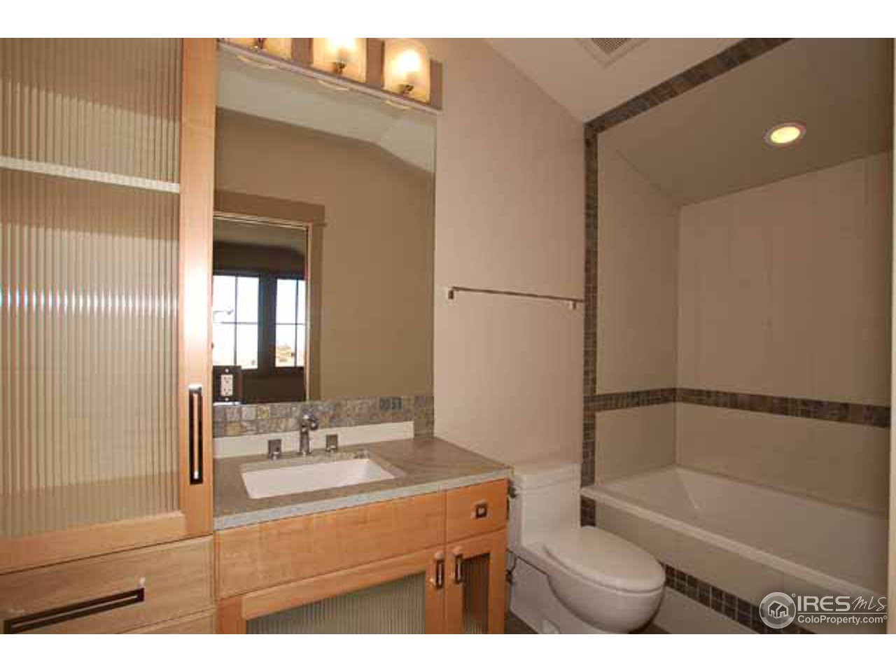 1960 Stony Hill Road Boulder, CO 80305 - Photo 20 of 25 Second Bedroom bath
