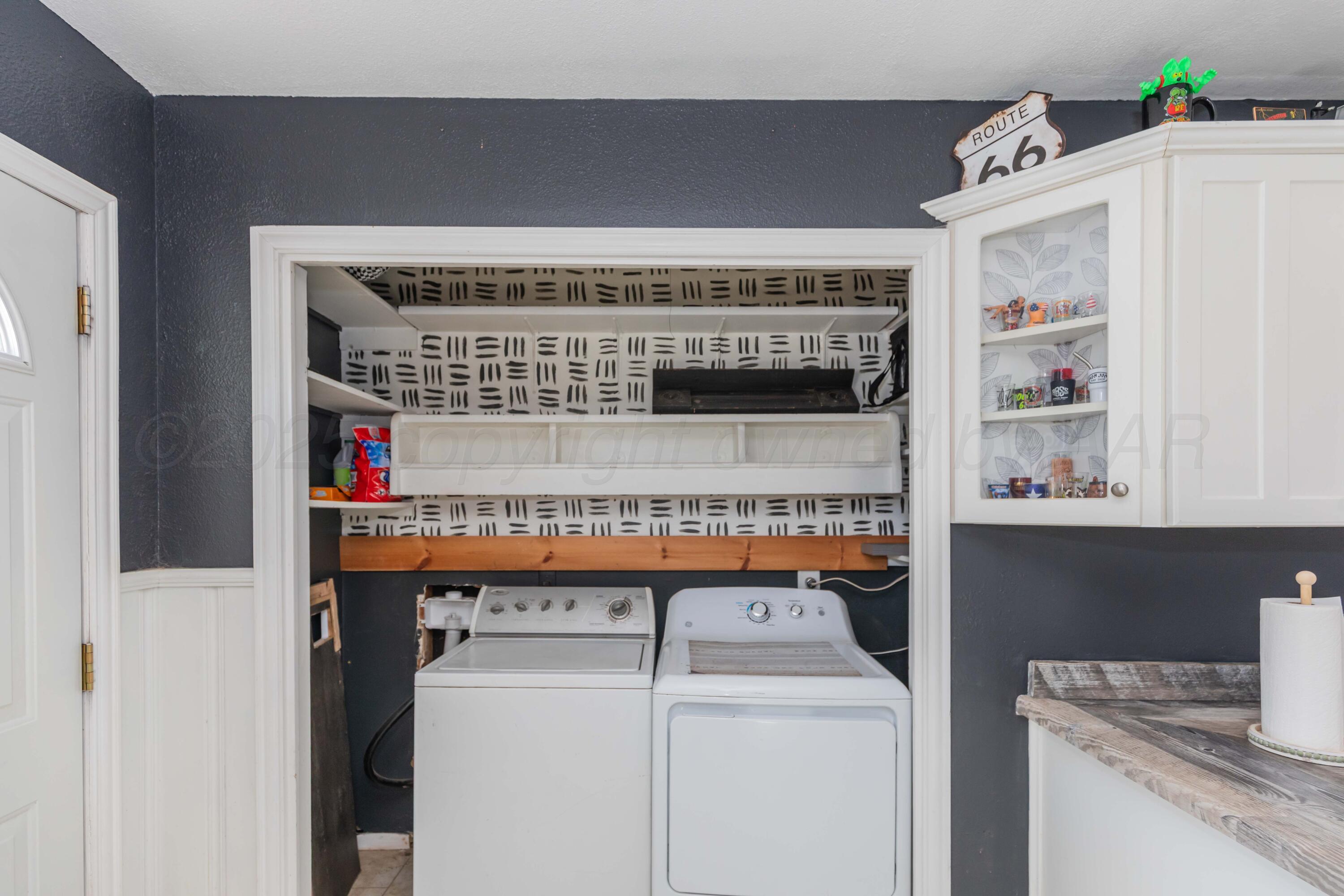 315 Pratt Street Claude, TX 79019 - Photo 33 of 38 a utility room with dryer and washer