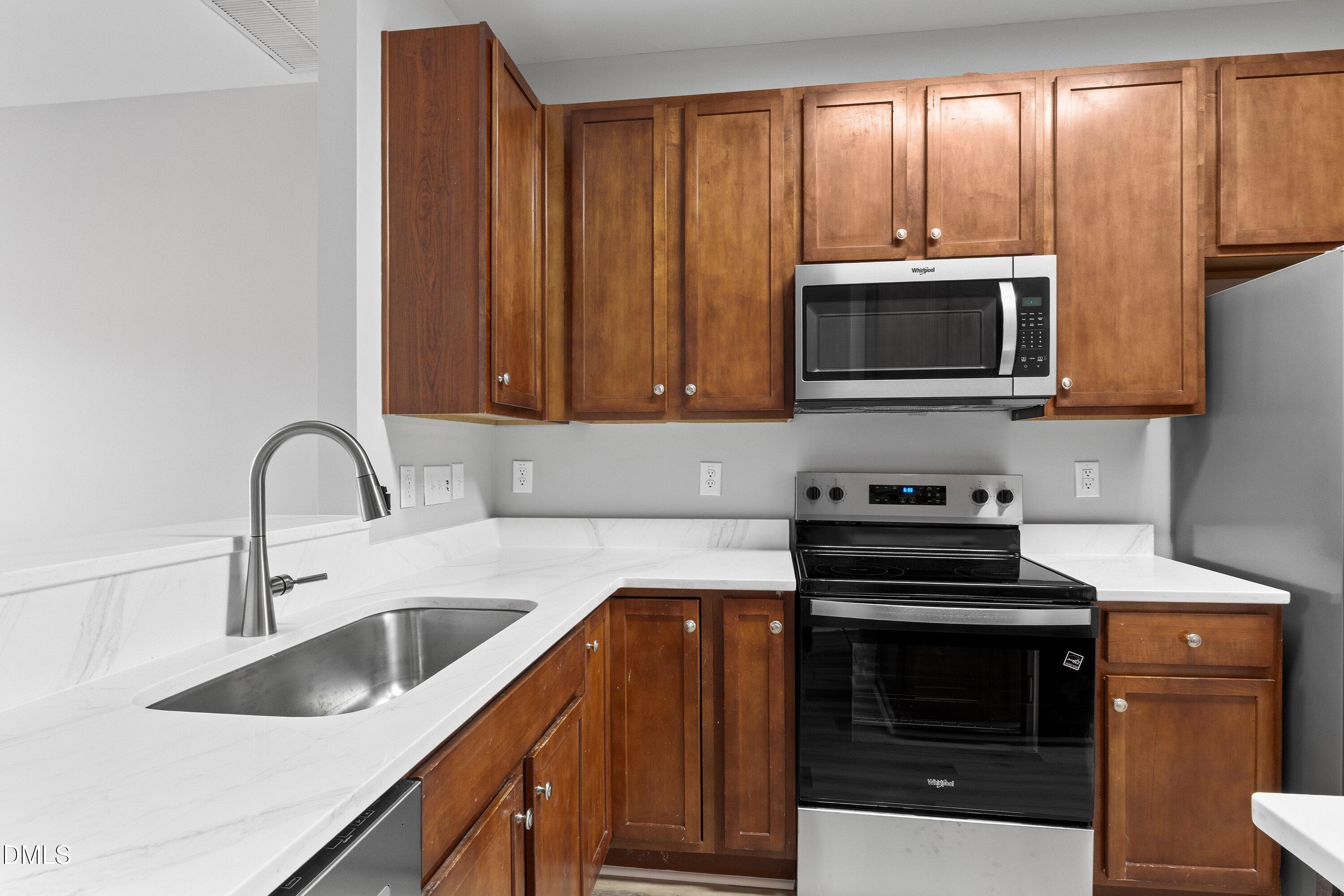 715 Bryant Street Raleigh, NC 27603 - Photo 11 of 43 15-715 Bryant St_0835