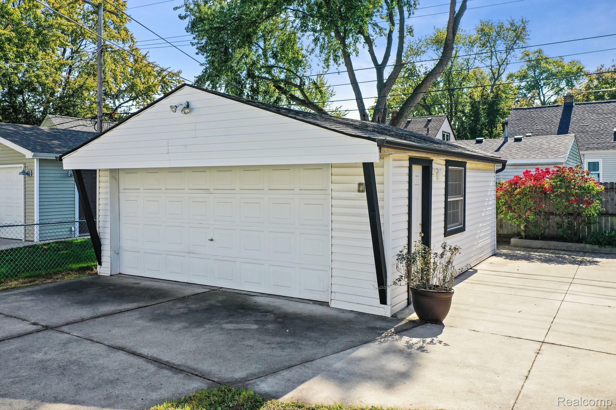 1009 Cambridge Road Berkley, MI 48072 - Photo 22 of 25 Large Garage with Side Service Door.jpg