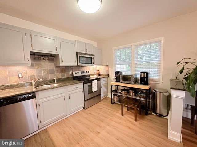 $448,000 | 2 Hibiscus Court, Unit 11, Gaithersburg, MD 20878