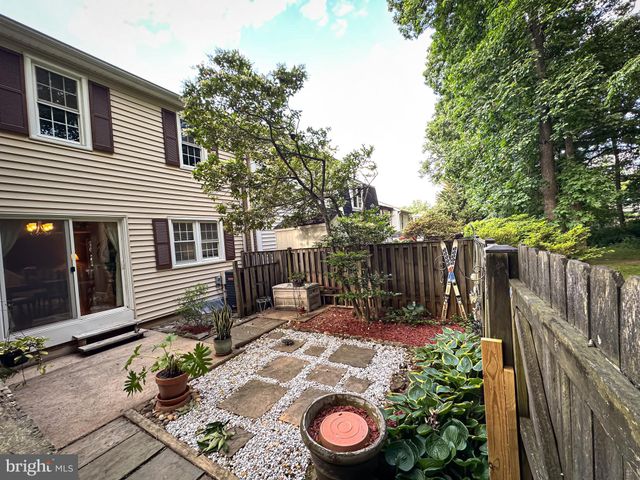 $448,000 | 2 Hibiscus Court, Unit 11, Gaithersburg, MD 20878