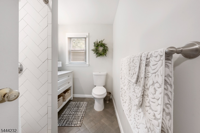 19 Robertson Road West Orange, NJ 07052 - Photo 13 of 39