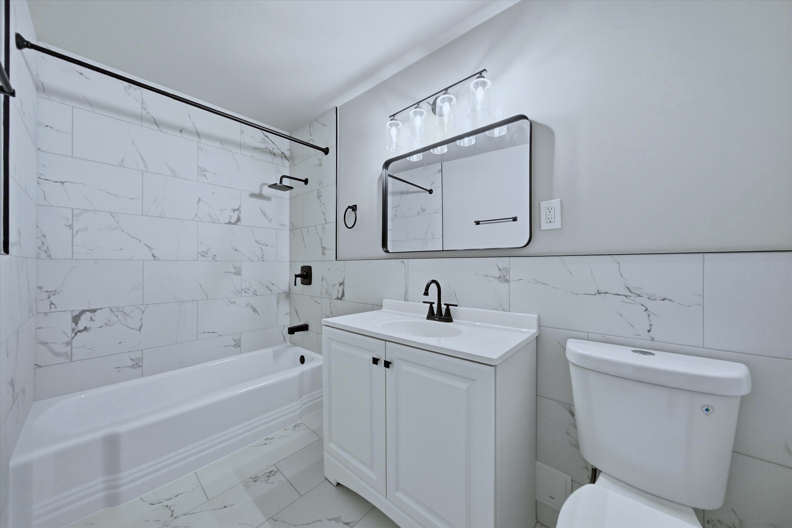 5740 North Sheridan Road, Unit 17D Chicago, IL 60660 - Photo 13 of 18