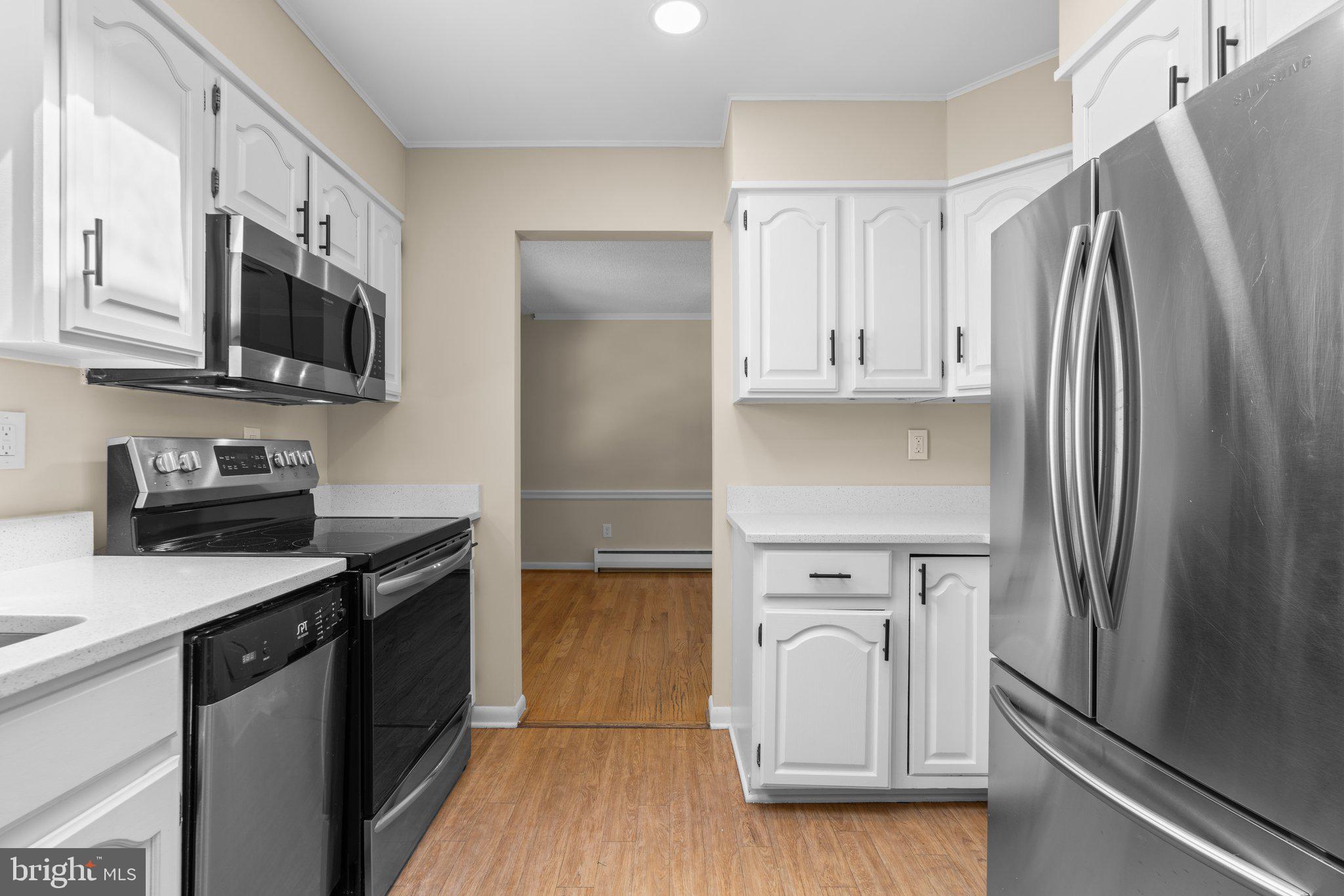 2926 Pinewick Road Ellicott City, MD 21042 - Photo 11 of 43 Kitchen
