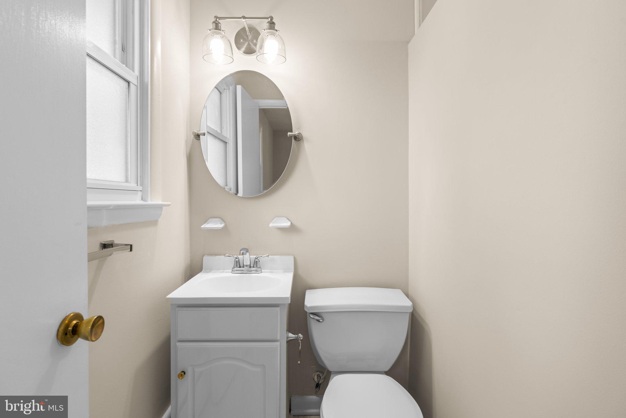 2926 Pinewick Road Ellicott City, MD 21042 - Photo 20 of 43 Owner's Bathroom Room