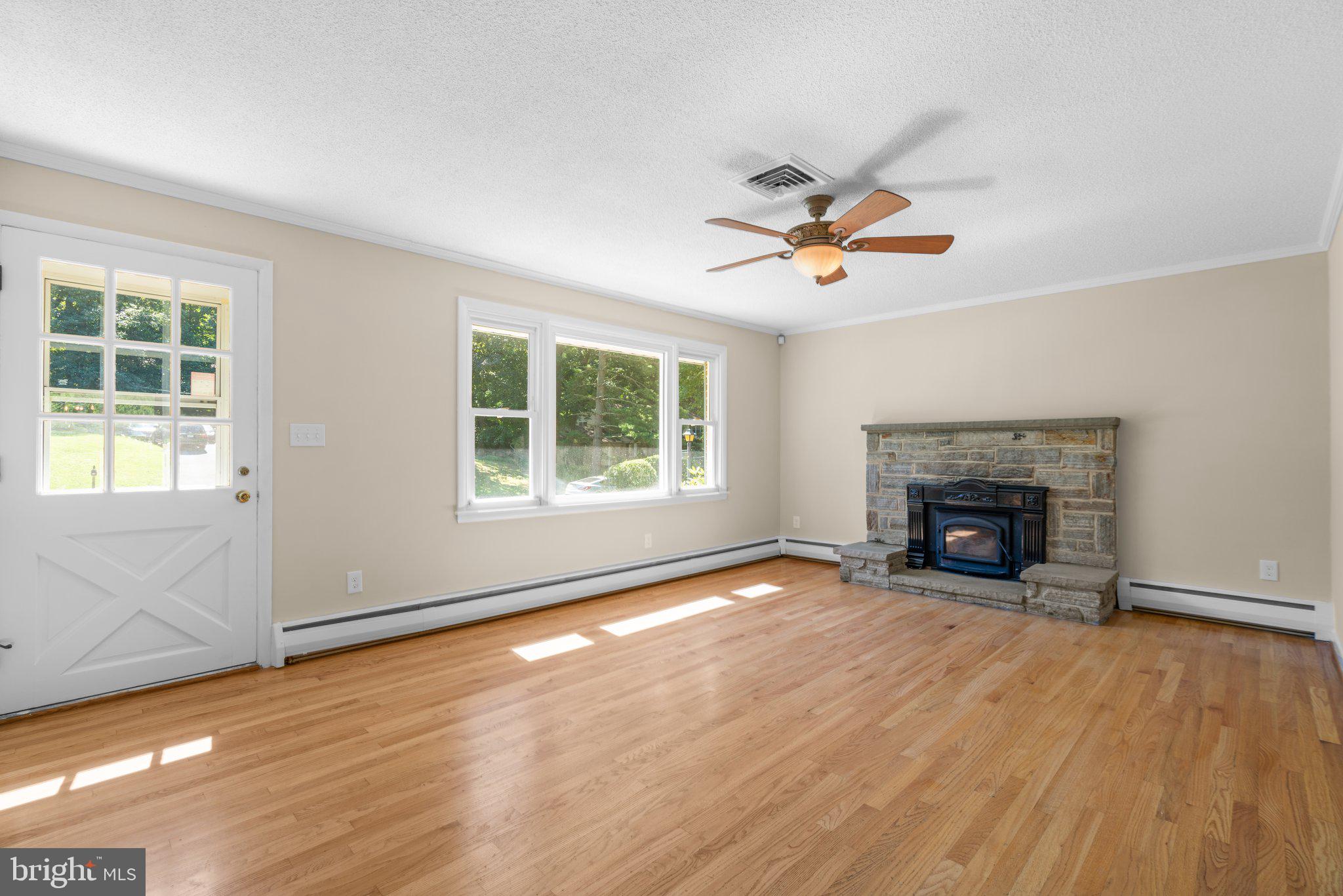 2926 Pinewick Road Ellicott City, MD 21042 - Photo 3 of 43 Family Room