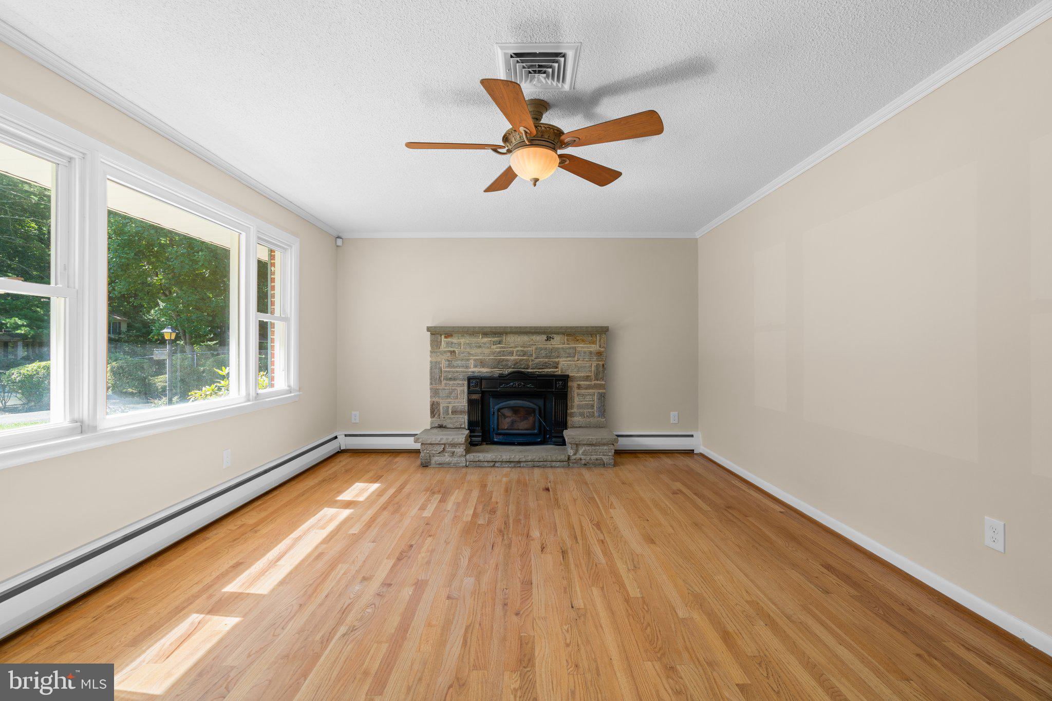 2926 Pinewick Road Ellicott City, MD 21042 - Photo 5 of 43 Family Room