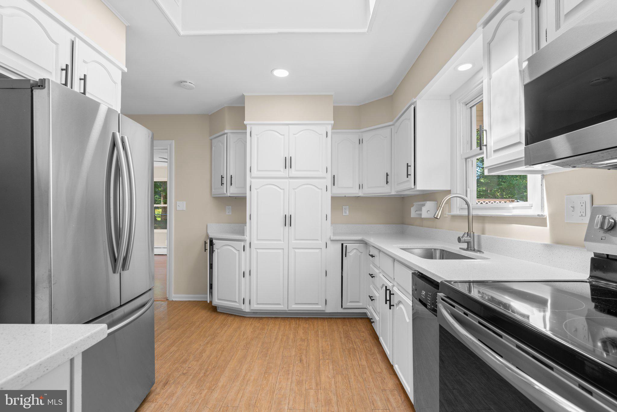 2926 Pinewick Road Ellicott City, MD 21042 - Photo 8 of 43 Kitchen