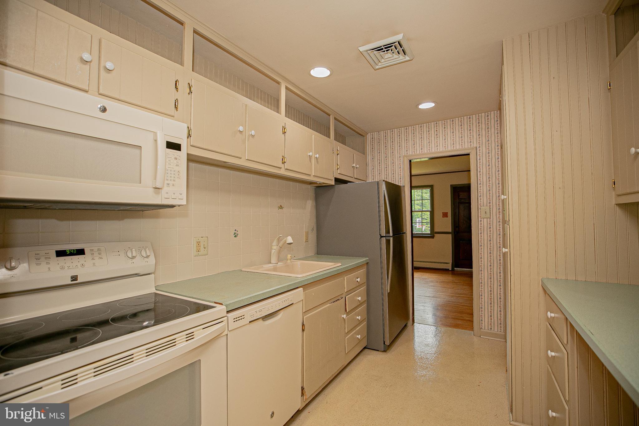 121 Evans Road Eagleville, PA 19403 - Photo 18 of 41