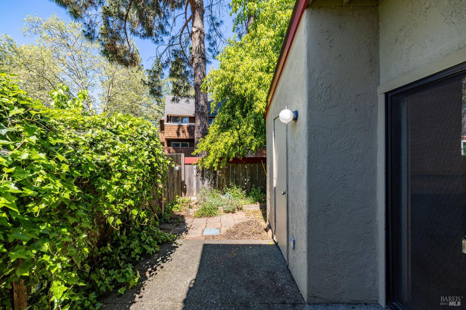 59 Redwood Court Santa Rosa, CA 95409 - Photo 29 of 40