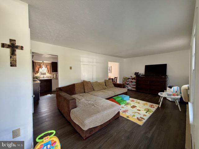 2817 Papermill Road Winchester, VA 22601 - Photo 4 of 26 Family Room