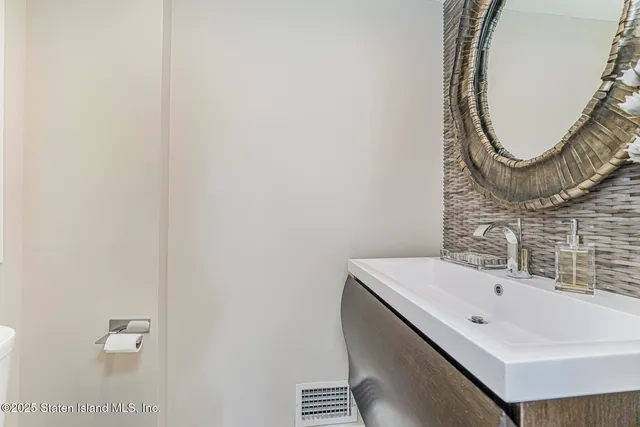 $1,899,999 | 135 Nixon Avenue | Ward Hill