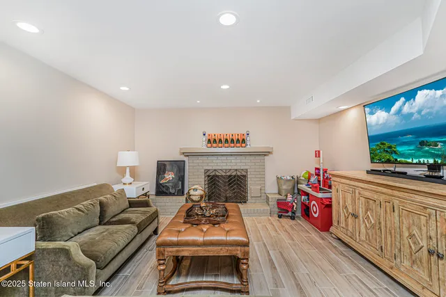 $1,899,999 | 135 Nixon Avenue | Ward Hill