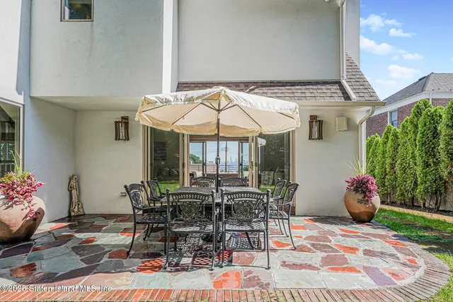 $1,899,999 | 135 Nixon Avenue | Ward Hill