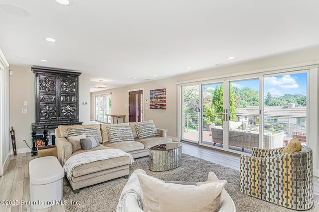 a view of a living room