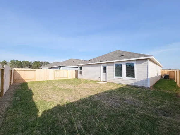 $1,650 | 15671 Plum Brk Drive, Conroe, TX 77303