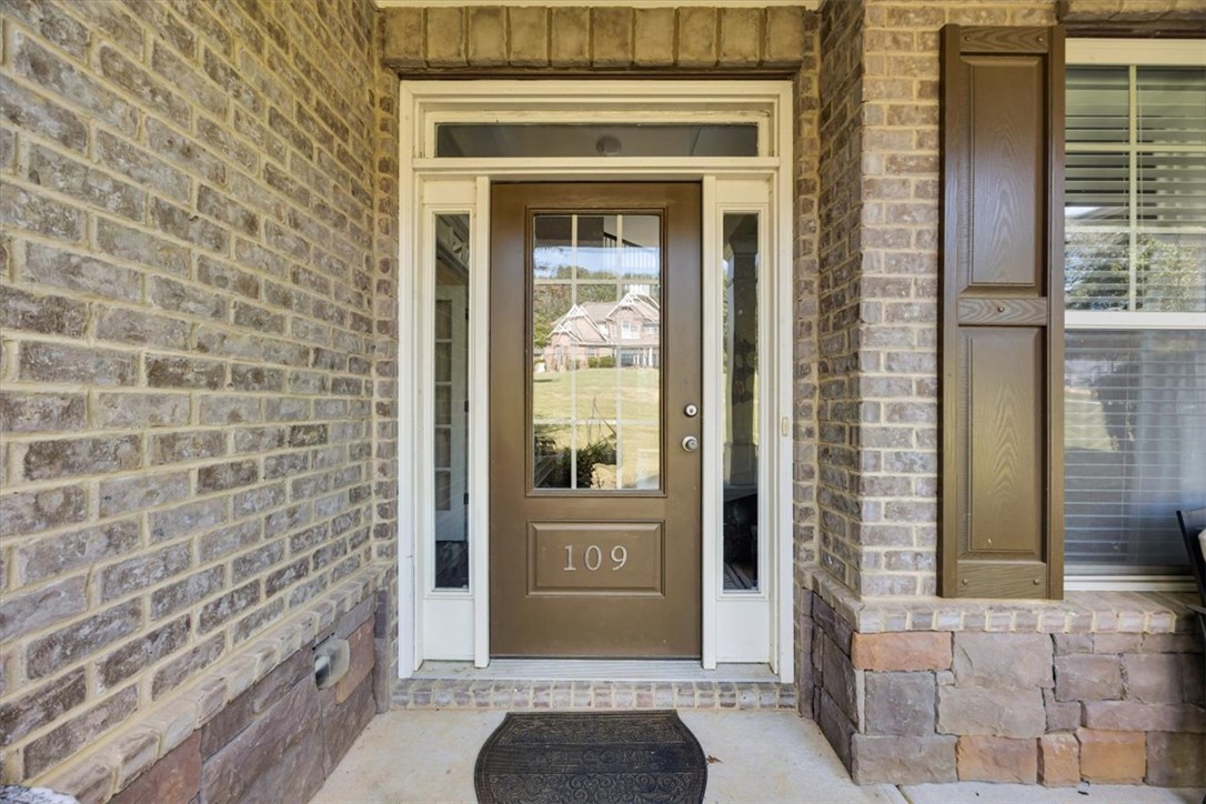 109 Vining Crossing Belton, SC 29627 - Photo 4 of 50