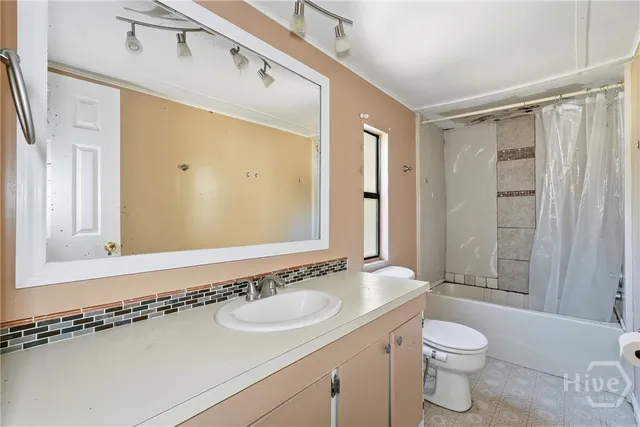 $99,999 | 1106 Alabama Street, Darien, GA 31305