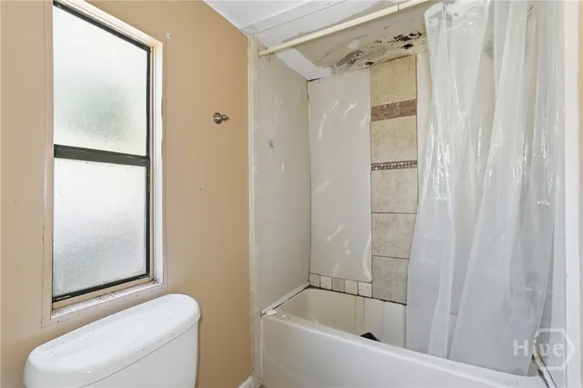 $99,999 | 1106 Alabama Street, Darien, GA 31305