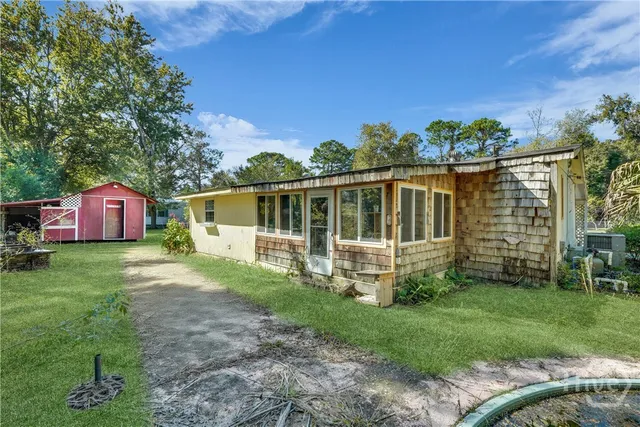 $99,999 | 1106 Alabama Street, Darien, GA 31305