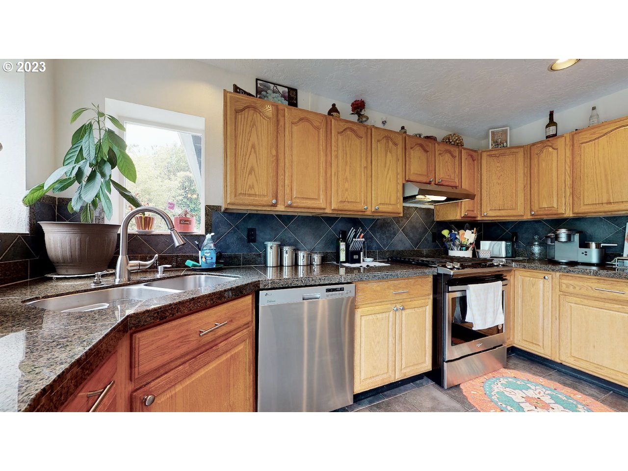 1399 Southwest Ridge Road Warrenton, OR 97146 - Photo 8 of 31 Gallery Image 8