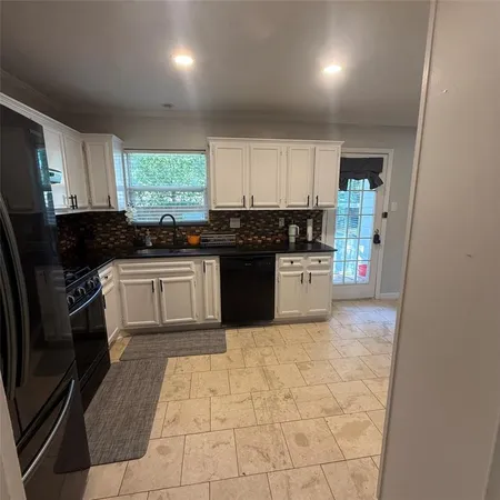 $2,800 | 1808 Donna Street, Arlington, TX 76013