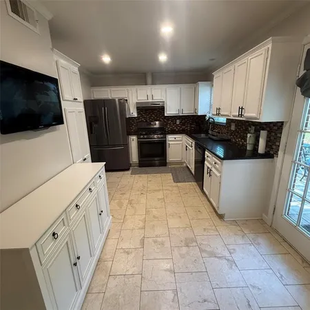 $2,800 | 1808 Donna Street, Arlington, TX 76013