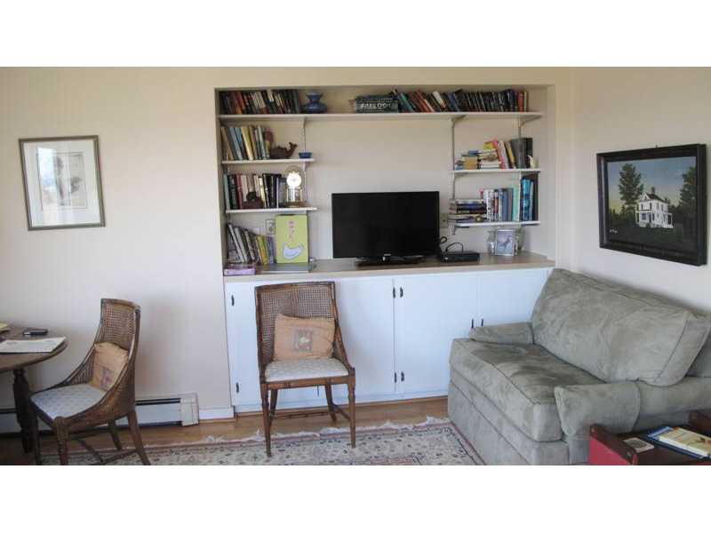 311 Spring Street Block Island, RI 02807 - Photo 10 of 21 Living Room.