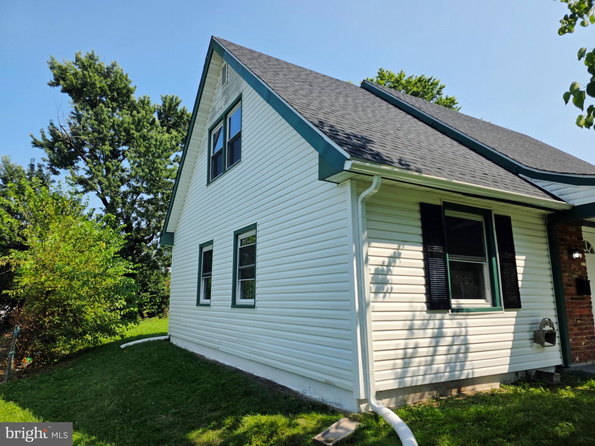 11 Guild Court Willingboro, NJ 08046 - Photo 4 of 16 a view of a house with a yard