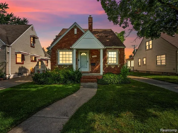 $1,900 | 23812 Buckingham Street, Dearborn, MI 48128