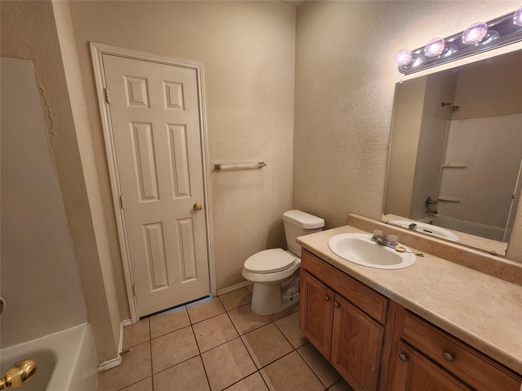 106 Collett Court Weatherford, TX 76088 - Photo 14 of 20